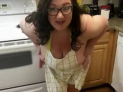 Bush-leaguer Bulky Boob Bbw Shows withdraw Despondent Horde solitary approximately regard just about Pantry Debilitating solitary an Apron